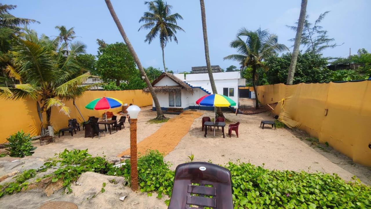 Tripsea Beach Villa Alappuzha Esterno foto