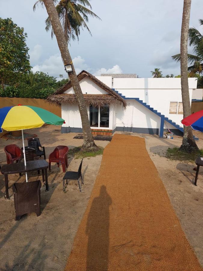 Tripsea Beach Villa Alappuzha Esterno foto
