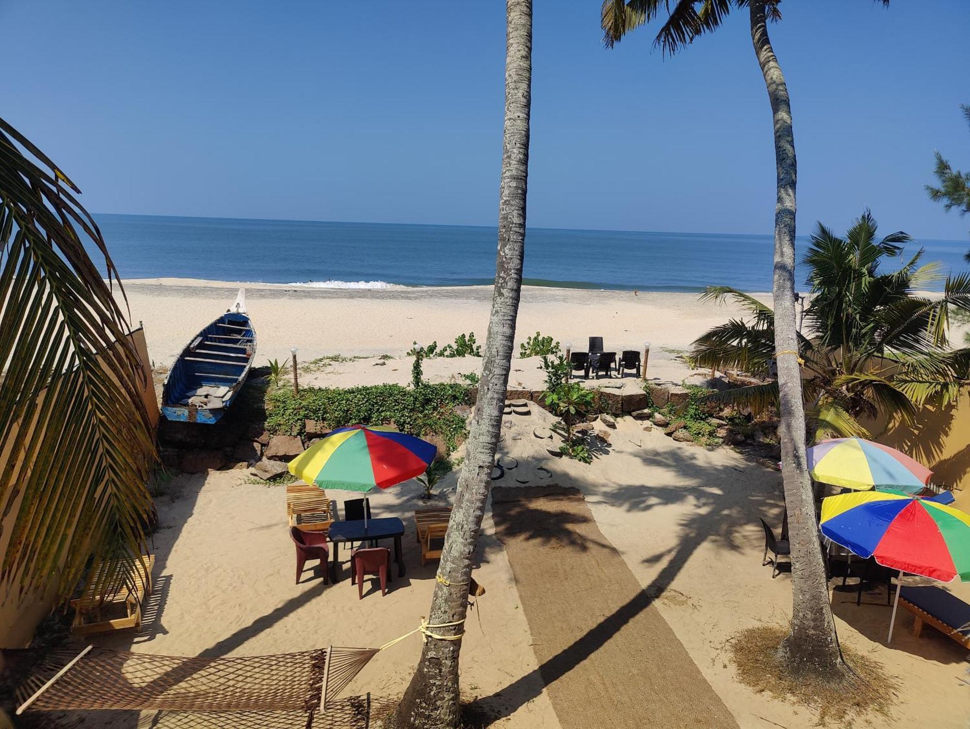Tripsea Beach Villa Alappuzha Esterno foto