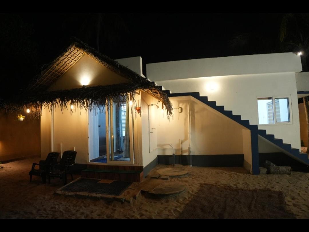 Tripsea Beach Villa Alappuzha Esterno foto