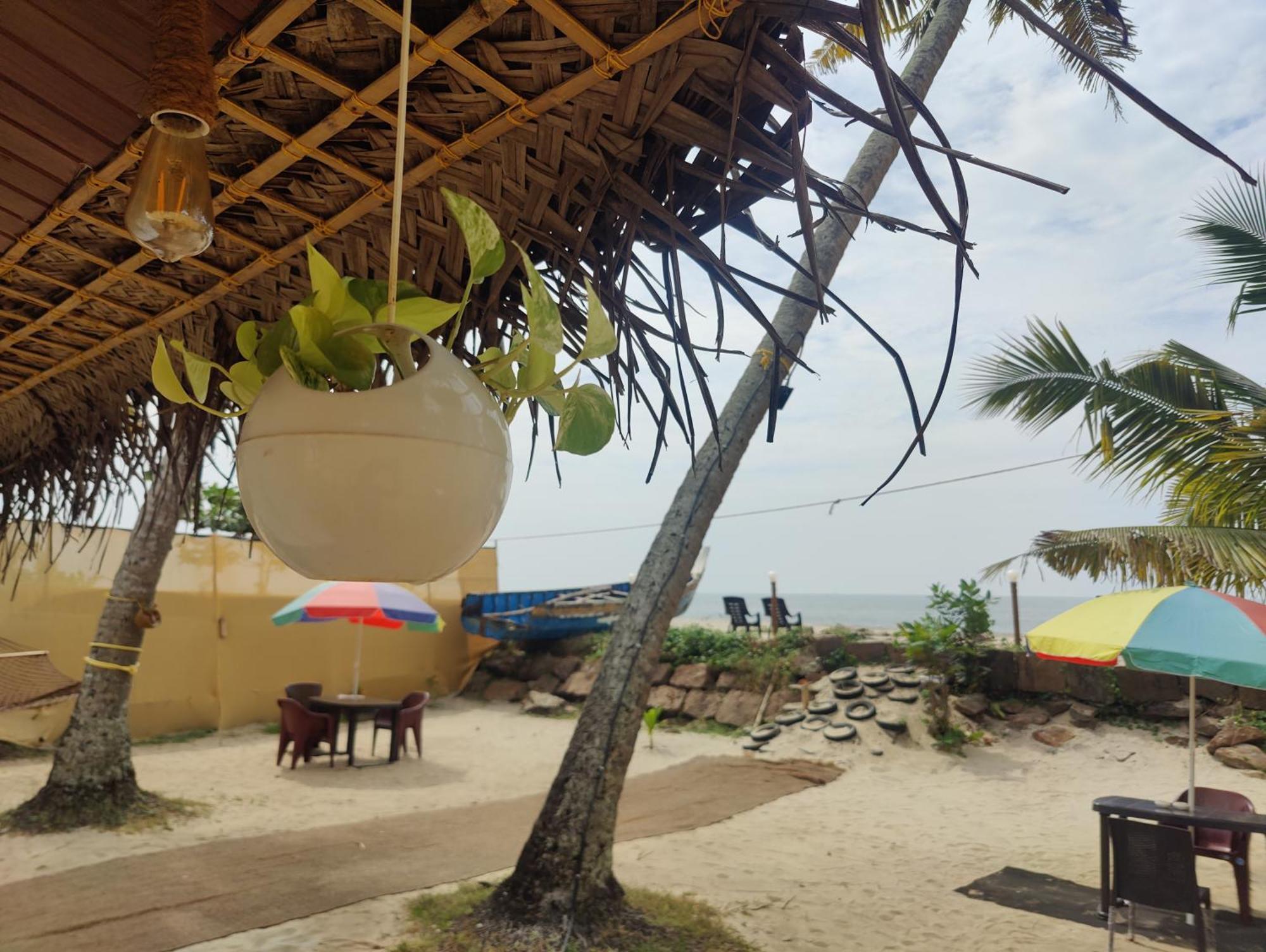 Tripsea Beach Villa Alappuzha Esterno foto